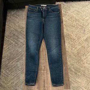 Dark Washed - Skinny Levi’s